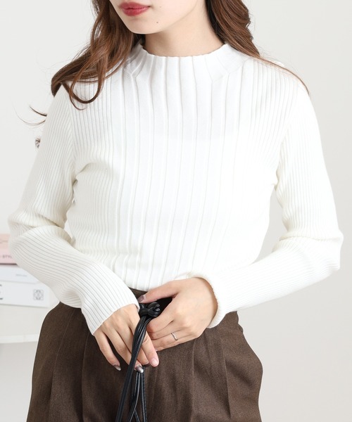 Ree&Mee(リーアンドミー)の「Ree&Mee 洗濯機で洗える ふんわり やさしい着心地 ミルキーニット ランダムリブ ボトルネック ニット(ニット/セーター・レディース・レッド/ブラック/オフホワイト・M/L)」の5枚目の写真