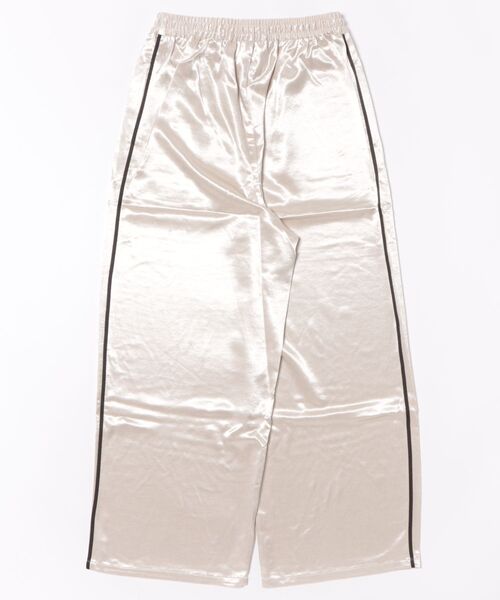 TRUNC(トランクエイティーエイト)の「Side Line Satin Pants(その他パンツ・レディース・ブラック/アイボリー・FREE)」の4枚目の写真