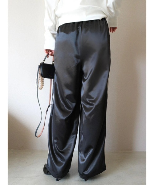 TRUNC(トランクエイティーエイト)の「Side Line Satin Pants(その他パンツ・レディース・ブラック/アイボリー・FREE)」の22枚目の写真