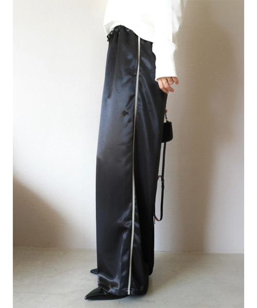 TRUNC(トランクエイティーエイト)の「Side Line Satin Pants(その他パンツ・レディース・ブラック/アイボリー・FREE)」の20枚目の写真