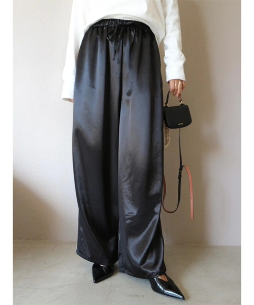 TRUNC(トランクエイティーエイト)の「Side Line Satin Pants(その他パンツ・レディース・ブラック/アイボリー・FREE)」の21枚目の写真