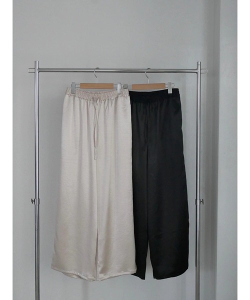 TRUNC(トランクエイティーエイト)の「Side Line Satin Pants(その他パンツ・レディース・ブラック/アイボリー・FREE)」の14枚目の写真