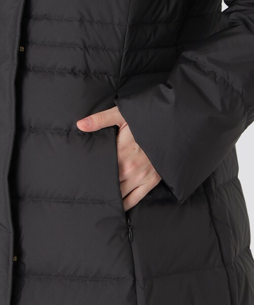 BLUE LABEL CRESTBRIDGE(ブルーレーベルクレストブリッジ)の「【一部店舗限定】タフタロングダウンコート(ダウンジャケット/コート・レディース・ダークネイビー/ブラック/ホワイト系その他・40/36/38)」の17枚目の写真