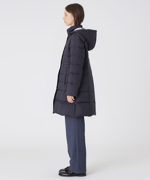 BLUE LABEL CRESTBRIDGE(ブルーレーベルクレストブリッジ)の「【一部店舗限定】タフタロングダウンコート(ダウンジャケット/コート・レディース・ダークネイビー/ブラック/ホワイト系その他・40/36/38)」の22枚目の写真