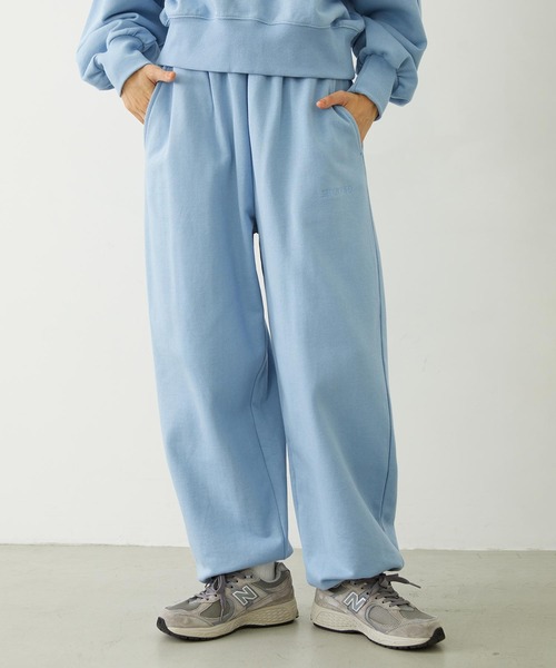 MILKFED.（ミルクフェド）の「LOOSE SWEATPANTS（スウェットパンツ・レディース・ライトブルー/ブラック/オートミール・M/S）」の4枚目の写真