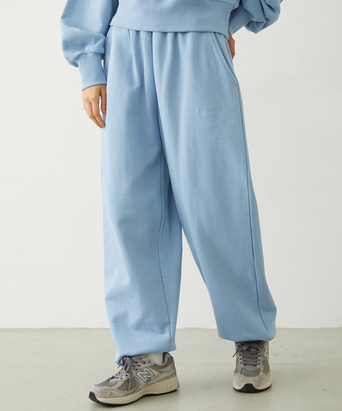 MILKFED.（ミルクフェド）の「LOOSE SWEATPANTS（スウェットパンツ・レディース・ライトブルー/ブラック/オートミール・M/S）」の5枚目の写真