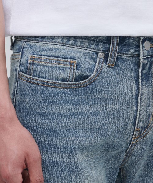 MUSINSA STANDARD（ムシンサスタンダード）の「スリムクロップドデニムパンツ[スカイブルー]（デニムパンツ・メンズ・その他・27/28/29/40/32/30/31/33/26）」の5枚目の写真