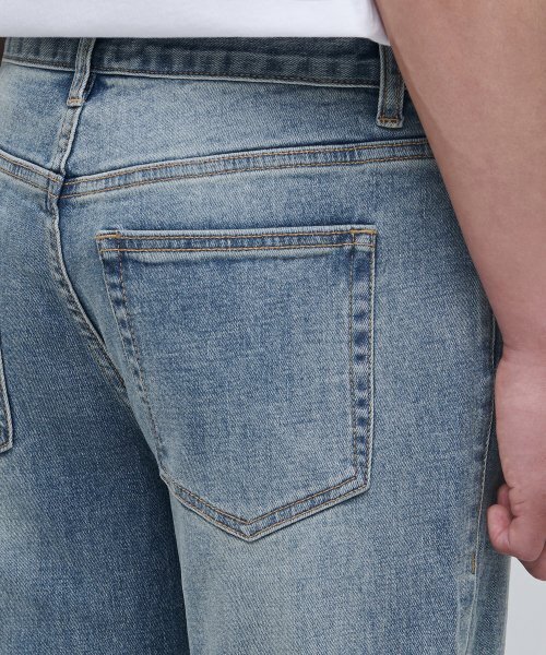 MUSINSA STANDARD（ムシンサスタンダード）の「スリムクロップドデニムパンツ[スカイブルー]（デニムパンツ・メンズ・その他・27/28/29/40/32/30/31/33/26）」の6枚目の写真