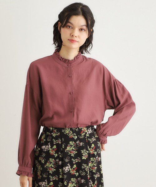 LAURA ASHLEY(ローラアシュレイ)の「【洗える/羽織に使える】セルロース フリルブラウス(シャツ/ブラウス・レディース・ベージュ/レッド・38)」の2枚目の写真