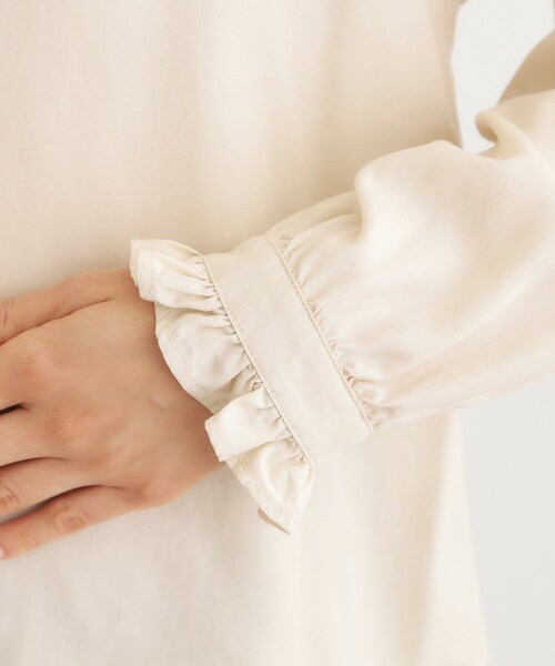 LAURA ASHLEY(ローラアシュレイ)の「【洗える/羽織に使える】セルロース フリルブラウス(シャツ/ブラウス・レディース・ベージュ/レッド・38)」の16枚目の写真