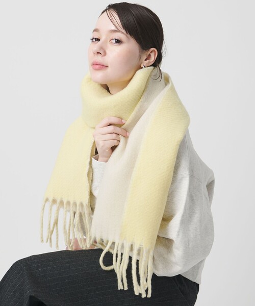 BEAUTY&YOUTH UNITED ARROWS（ビューティーアンドユースユナイテッドアローズ）の「リバーシブル ソフト マフラー（マフラー・レディース・オフホワイト/ネイビー/イエロー・FREE）」の3枚目の写真