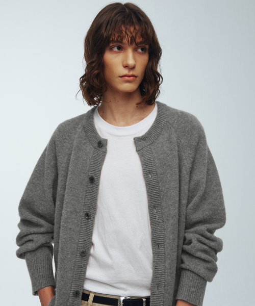 KNITTED(ニッティド)の「シェギドック ウール100% ラウンドカーディガン グレー(カーディガン/ボレロ・レディース・その他・LARGE/MEDIUM/X-LARGE)」の6枚目の写真