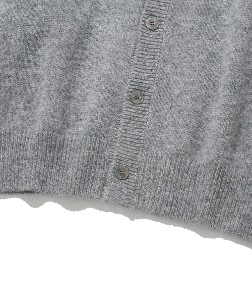 KNITTED(ニッティド)の「シェギドック ウール100% ラウンドカーディガン グレー(カーディガン/ボレロ・レディース・その他・LARGE/MEDIUM/X-LARGE)」の11枚目の写真