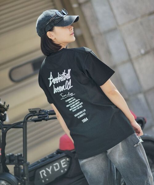 CREAM SODA LAB（クリームソーダラボ）の「15MIN クォーター チームプレイ グラフィック ロゴ 半袖Tシャツ ブラック ホワイト（Tシャツ/カットソー・レディース・その他・LARGE/MEDIUM/X-LARGE/XX-LARGE）」の6枚目の写真