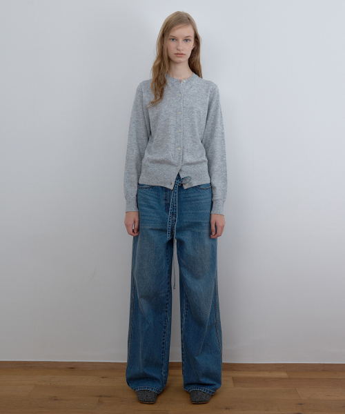 CACELE(カッセル)の「WIDE LEG BELTED JEANS, WASHED BLUE(デニムパンツ・レディース・スカイブルー・SMALL/MEDIUM)」の2枚目の写真