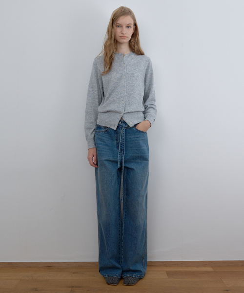 CACELE(カッセル)の「WIDE LEG BELTED JEANS, WASHED BLUE(デニムパンツ・レディース・スカイブルー・SMALL/MEDIUM)」の4枚目の写真