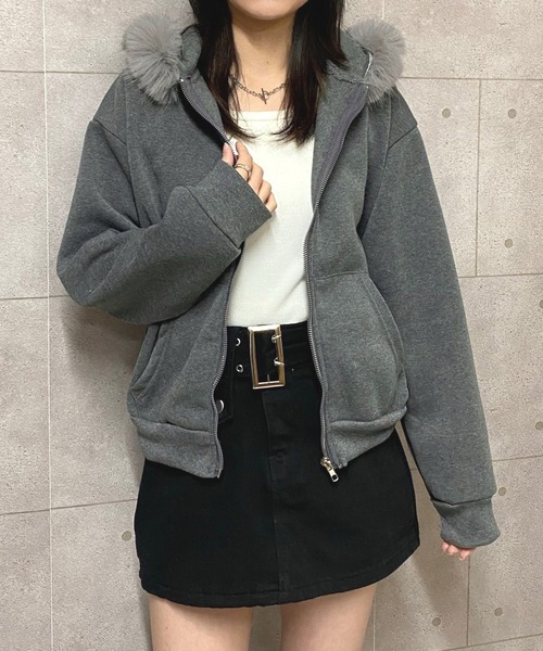 NANEA(ナネア)の「裏起毛フェイクファーフード クロップド丈ジップパーカー(パーカー・レディース・グレー/ブラック・SMALL/MEDIUM/LARGE)」の15枚目の写真
