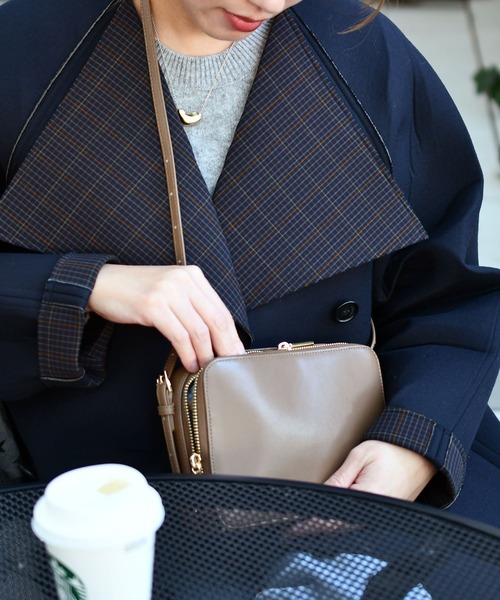 LAZY SUSAN（レイジースーザン）の「ショルダーバッグ　ボックスムース（ショルダーバッグ・レディース・ブラウン/ブラック・FREE）」の8枚目の写真