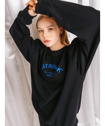 KATRINA K（カトリーナケイ）の「オーバーサイズ立体ブルーロゴスウェットシャツ-ブラック（スウェット）」
