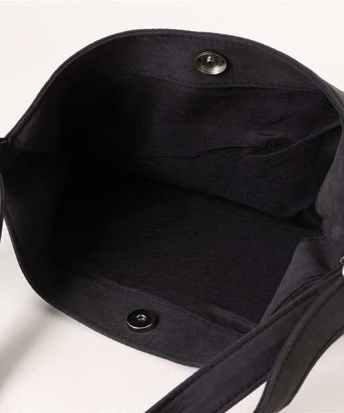 apres jour（アプレジュール）の「【apres jour×ARIAZ】３段フリルトートバッグ（トートバッグ・レディース・ブラック/オフホワイト・FREE）」の6枚目の写真