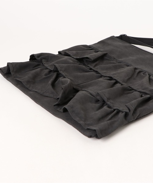 apres jour（アプレジュール）の「【apres jour×ARIAZ】３段フリルトートバッグ（トートバッグ・レディース・ブラック/オフホワイト・FREE）」の7枚目の写真