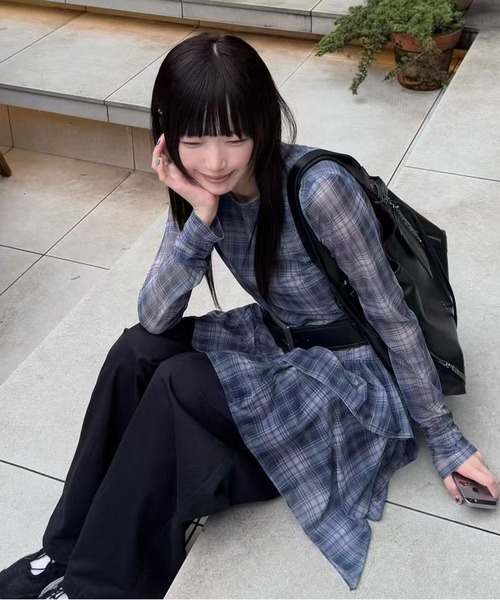 AsheKsha（アシクシャ）の「タイトル：不規則チェック柄メッシュトップス（シャツ/ブラウス・レディース・パープル・M）」の3枚目の写真