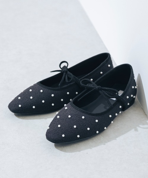 EVOL（イーボル）の「【ふかふか・クッション入り】ラウンドリボンメリージェーンフラットパンプス CA23863（バレエシューズ・レディース・ブラック/ブラック系その他/シルバー・22.0cm/22.5cm/23.0cm/23.5cm/24.0cm/24.5cm/25.0cm）」の5枚目の写真