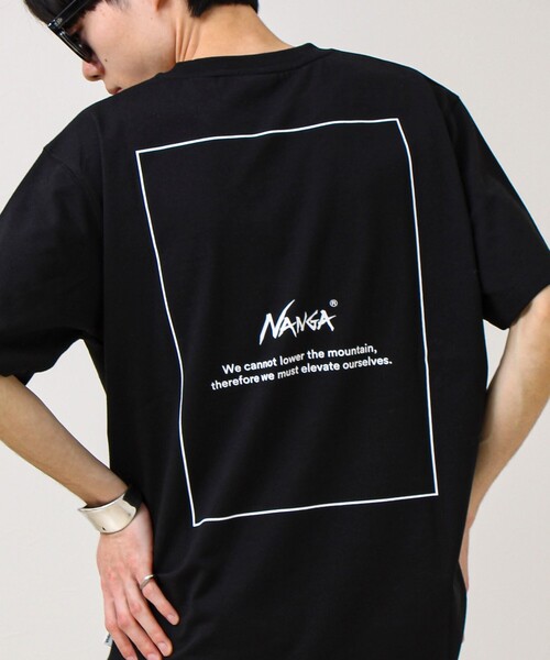 NANGA(ナンガ)の「【NANGA×GLOSTER】別注① Rect Backprint Tee(Tシャツ/カットソー・メンズ・ホワイト系その他2/ブラック/ホワイト系その他・L/M)」の1枚目の写真