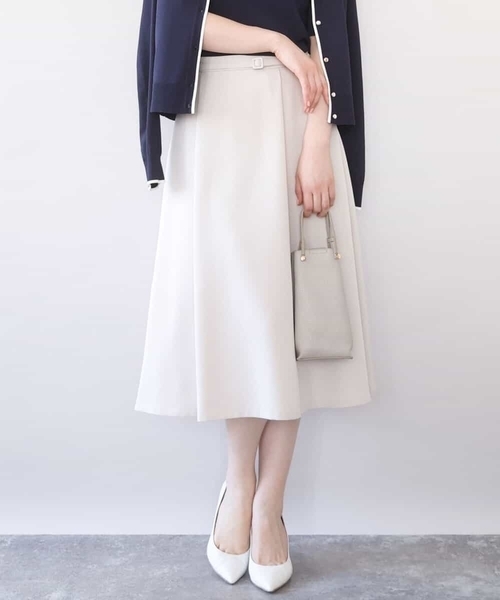 OFUON le MK（オフオンルエムケー）の「[セットアップ対応]ライトラブルクロス ウエストタックスカート/洗える/WEB限定サイズあり（スカート・レディース・ベージュ/ブラック・40/38/36）」の2枚目の写真