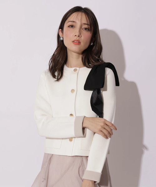 Apuweiser-riche(アプワイザーリッシェ)の「バイカラーショルダーリボンニットジャケット(ニット/セーター・レディース・ピンクベージュ/ホワイト/ブラック・2/1)」の7枚目の写真