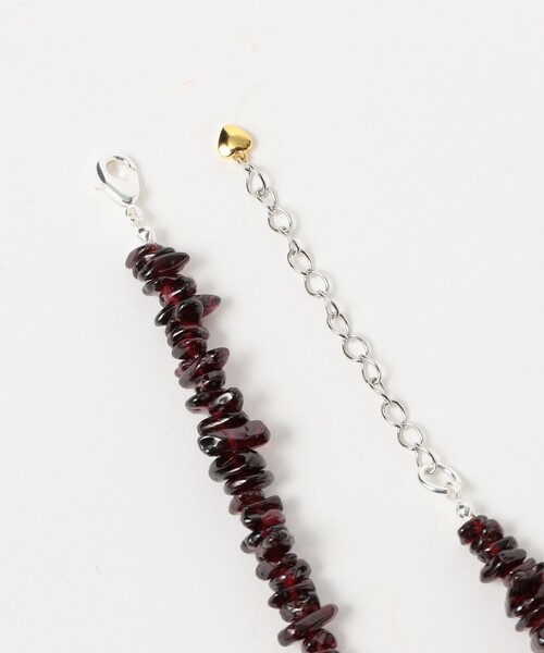 BEAMS BOY(ビームスボーイ)の「ROSETTA PRAYER / CRYSTAL CHIP NECKLACE(ネックレス・レディース・レッド系その他7/サックスブルー・ONE SIZE)」の4枚目の写真