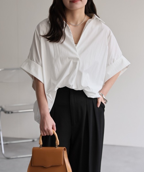 ap retro(アプレトロ)の「スキッパーオーバーサイズシャツ / ゆったりシルエット 大人きれいめ(シャツ/ブラウス・レディース・オフホワイト/ブルー/ブラック/グレイッシュベージュ・FREE)」の1枚目の写真