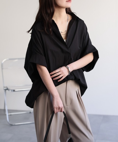 ap retro(アプレトロ)の「スキッパーオーバーサイズシャツ / ゆったりシルエット 大人きれいめ(シャツ/ブラウス・レディース・オフホワイト/ブルー/ブラック/グレイッシュベージュ・FREE)」の9枚目の写真