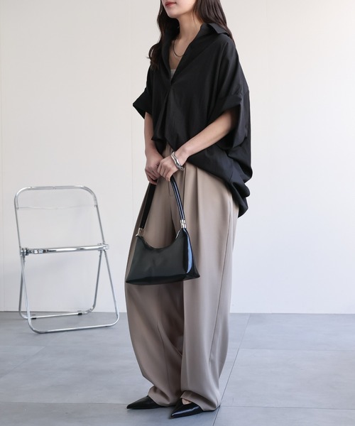ap retro(アプレトロ)の「スキッパーオーバーサイズシャツ / ゆったりシルエット 大人きれいめ(シャツ/ブラウス・レディース・オフホワイト/ブルー/ブラック/グレイッシュベージュ・FREE)」の16枚目の写真