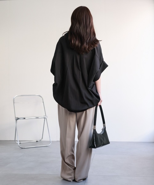 ap retro(アプレトロ)の「スキッパーオーバーサイズシャツ / ゆったりシルエット 大人きれいめ(シャツ/ブラウス・レディース・オフホワイト/ブルー/ブラック/グレイッシュベージュ・FREE)」の19枚目の写真