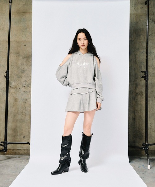 3.3 Field Trip （3.3フィールドトリップ）の「3.3 Field Trip／肩あきクロスフードプルオーバー（スウェット・レディース・グレー/ネイビー/ブラック・FREE）」の4枚目の写真