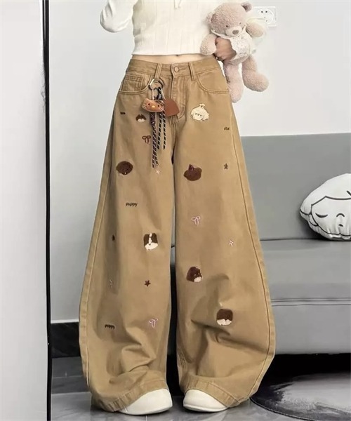 Dream garden(ドリームガーデン)の「刺繍モチーフワイドデニムパンツ(デニムパンツ・レディース・カーキ・XL/S/M/L)」の1枚目の写真
