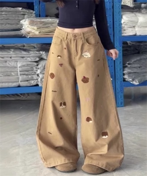 Dream garden(ドリームガーデン)の「刺繍モチーフワイドデニムパンツ(デニムパンツ・レディース・カーキ・XL/S/M/L)」の11枚目の写真