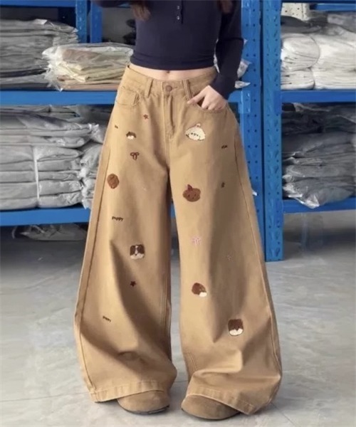 Dream garden(ドリームガーデン)の「刺繍モチーフワイドデニムパンツ(デニムパンツ・レディース・カーキ・XL/S/M/L)」の9枚目の写真