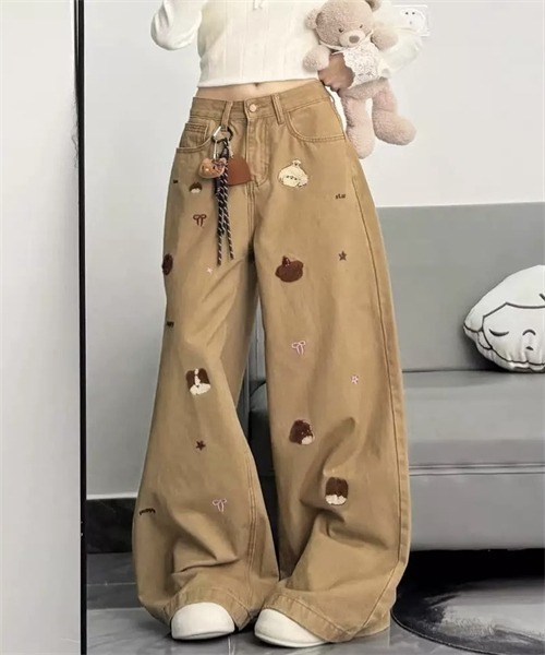 Dream garden(ドリームガーデン)の「刺繍モチーフワイドデニムパンツ(デニムパンツ・レディース・カーキ・XL/S/M/L)」の4枚目の写真