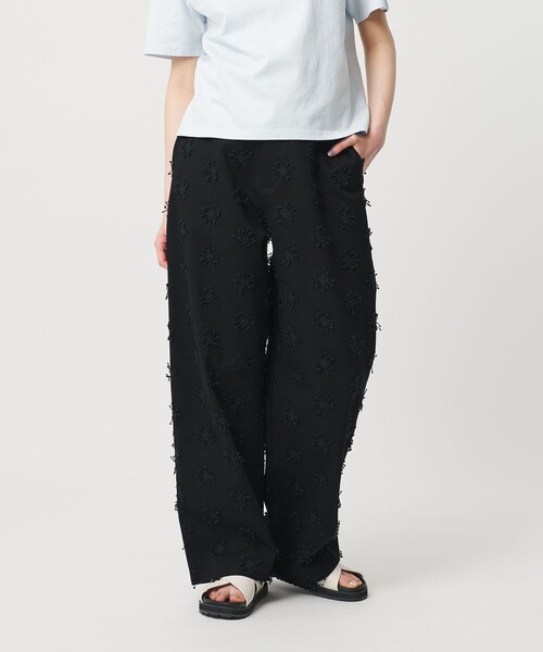 BEAUTY&YOUTH UNITED ARROWS（ビューティーアンドユースユナイテッドアローズ）の「コットン エンブロイダリー パンツ（その他パンツ・レディース・ホワイト/ブラック・S/M/XS）」の2枚目の写真