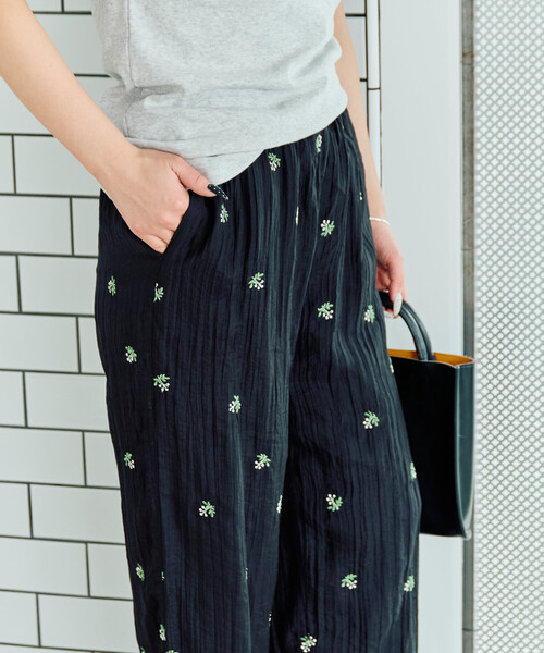 FREAK'S STORE（フリークスストア）の「限定展開　シアー 小花柄 刺繍 ルーズパンツ（その他パンツ・レディース・ブラック/モカ/ナチュラル・ﾌﾘ-）」の9枚目の写真
