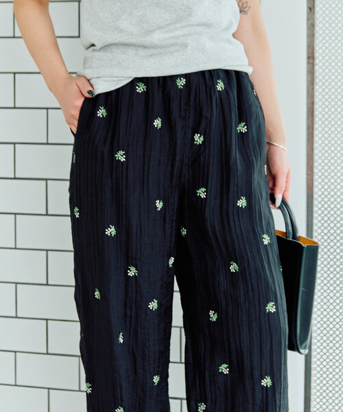 FREAK'S STORE（フリークスストア）の「限定展開　シアー 小花柄 刺繍 ルーズパンツ（その他パンツ・レディース・ブラック/モカ/ナチュラル・ﾌﾘ-）」の10枚目の写真