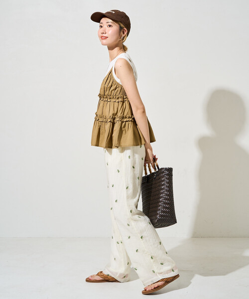 FREAK'S STORE（フリークスストア）の「限定展開　シアー 小花柄 刺繍 ルーズパンツ（その他パンツ・レディース・ブラック/モカ/ナチュラル・ﾌﾘ-）」の14枚目の写真