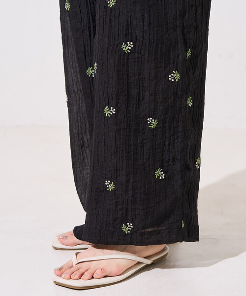 FREAK'S STORE（フリークスストア）の「限定展開　シアー 小花柄 刺繍 ルーズパンツ（その他パンツ・レディース・ブラック/モカ/ナチュラル・ﾌﾘ-）」の8枚目の写真