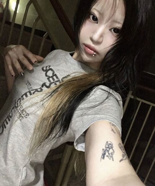 ROCKCAKE(ロックケーキ)の「Sceptic Crop Top - Gray(Tシャツ/カットソー・レディース・その他・SMALL)」の4枚目の写真