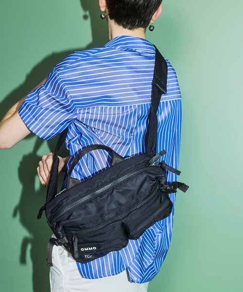【美品】【完売品】OMMO 黒 ボディバッグ　2wayショルダーバッグ OMMO｜オーエムエムオーのボディバッグ/ウエストポーチ（ブラック/黒色