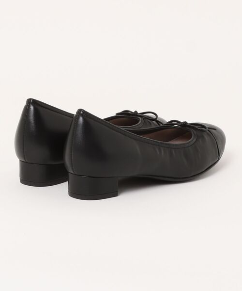 UnReef(アンリーフ)の「リボンモチーフトゥーキャップパンプス(パンプス・レディース・ブラック/ベージュ・22.5cm/23.0cm/23.5cm/24.0cm/24.5cm)」の3枚目の写真