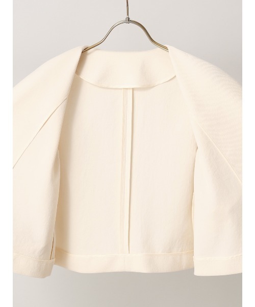 CIS.（シス）の「CIS. カーブショートジャケット ウォッシャブル ストレッチ ポリエステルカルゼ 無地（テーラードジャケット・レディース・ブラック/オフホワイト・36(7号)/38(9号)）」の3枚目の写真