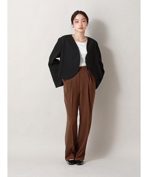 CIS.（シス）の「CIS. カーブショートジャケット ウォッシャブル ストレッチ ポリエステルカルゼ 無地（テーラードジャケット・レディース・ブラック/オフホワイト・36(7号)/38(9号)）」の13枚目の写真